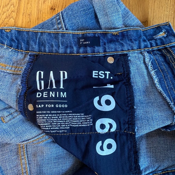 🌈 Gap Jean shorts embroidered rainbow pocket 🌈 - Picture 4 of 4